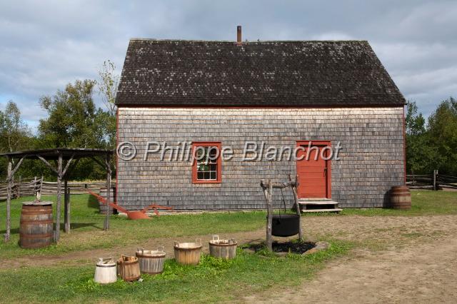 canada nouveau brunswick 08.JPG - Maison traditionelle en bois, Village historique Acadien, péninsule Acadienne, comté de Gloucester, Nouveau-Brunswick, Canada